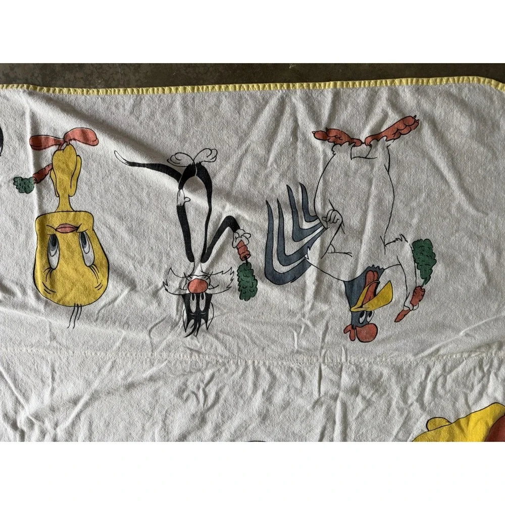 Vtg Warner Bros Looney Tunes Bedspread Twin Bugs Elmer Fudd Yosemite Sam Foghorn